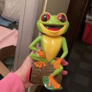 Rainforest cafe Frog bobble head- Cute Frog on Log